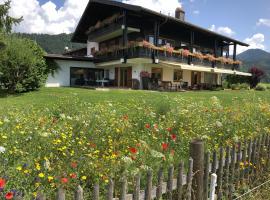 Gästehaus Wiesegg, ski resort in Reit im Winkl