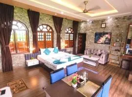 The GreyStone FarmHouse, Turibari