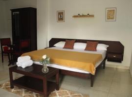 Noor Plaza, hotel en Angamaly