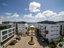 English Point Marina Luxe C405