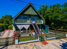 Csini vendégház, homestay in Balatonföldvár