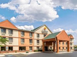 Comfort Inn & Suites near Tinley Park Amphitheater，廷利公園的飯店