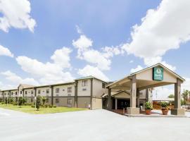 Quality Suites Houston Hobby Airport, hotel near The 1940 Air Terminal Museum, Houston