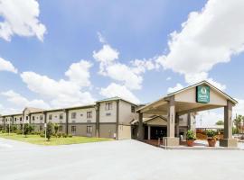 Quality Suites Houston Hobby Airport, viešbutis Hiustone, netoliese – Gulfgate Shopping Center