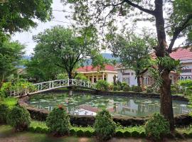 Xuanmai Garden Resort, hotel with parking in Pakse