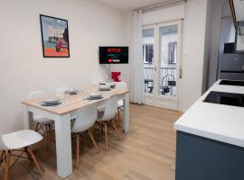 [Centro Storico] Moderno Trilocale con Balcone, hotel na praia em Trieste