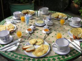 Appartement agréable avec 2 très belles terrasses au coeur de Rabat, golfový hotel v destinaci Rabat