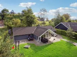 Amazing Home In Ebeltoft With Wifi