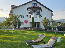 Pensiunea Tabacaru, farm stay in Peştera