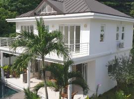 Las Brisas Villa - Chateau Elysium, villa in Beau Vallon