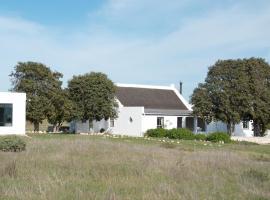 De Mond Farm Cottage - Vogelgezang Farm (near Arniston), hotel a Bredasdorp