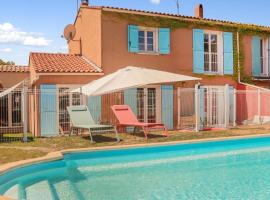 Awesome Home In Gignac-la-nerthe With Outdoor Swimming Pool And 5 Bedrooms, hotelli kohteessa Gignac-la-Nerthe