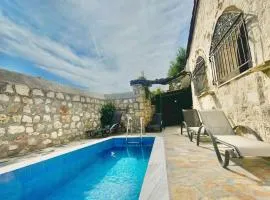 Windy Inns ( Maistros I )