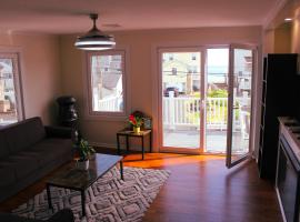 Cozy East Haven Apartment - Walk to Beach!, hotel v blízkosti zaujímavosti Connecticut Trolley Museum (East Haven)