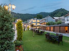 Hotel Grand Boulevard Dal Lake View Srinagar – hotel w mieście Śrinagar