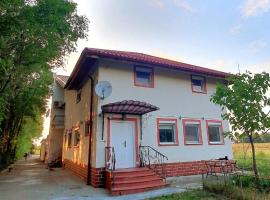 Magic Garden - Pool, Events, Free Parking, hotel a Tărtăşeşti