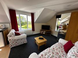 Holly Hill Apartments, cheap hotel in Southampton