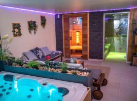 Love room - Spa balnéo - Hammam sauna -Emmy Élégance โรงแรมที่มีสปาในซิ-ฟูร์-เล-ปลาจ