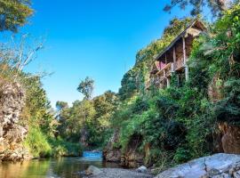 Aerie Lodge, resort in Pang Mapha