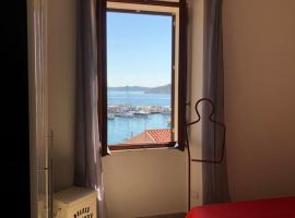 Casa Las Molas, guest house in La Maddalena