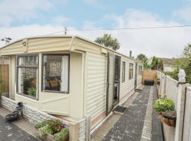 Rhiwlas Bach, holiday home in Benllech
