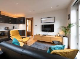 Central Two Bedroom Apartments with Free Parking, apartment in St. Albans
