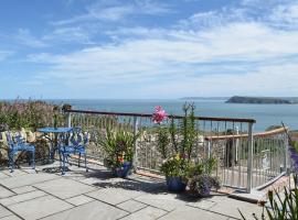 View At The Peak, hotel with parking in Goodwick