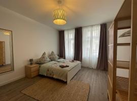 Ferienwohnung * Pension Luisengrün * Magenta TV Netflix 1Gb/s Internet WLAN/Wifi Waschmaschine, guest house in Chemnitz