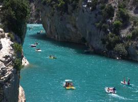 Appartement en Provence avec possibilite garage motos et velo