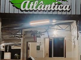 Chales Mata Atlantica De Ubatuba，烏巴圖巴的飯店