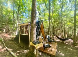 Sailor Springs Glamping, hotel in Bayfield