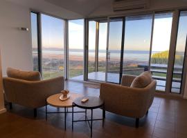 Bayview Retreat - Esplanade home w wifi, hotel v destinaci Wallaroo