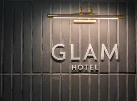 Glam Hotel