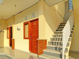 OYO 92952 Nirmala Guest House, hotel u gradu Singaradža