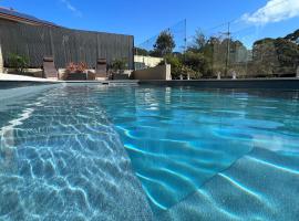 Kookaburra Heights, hotel com piscina em Mollymook