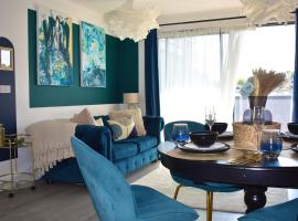 R V Properties Luxury Suites 21 & 23, apartment in Hemel Hempstead