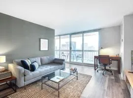 Gold Coast Convertible w Lounge nr Oak St CHI-83