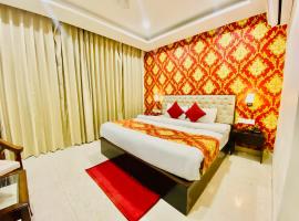 Viesnīca Blueberry Hotel zirakpur-A Family hotel with spacious and hygenic rooms pilsētā Čandīgarha