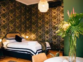 Rooms of Renown - The Gilded Globe, hotel amb aparcament a Leeton