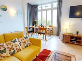 WOODY BAY FALLING WATER 2 Bedrooms, hotel with parking in Lynton