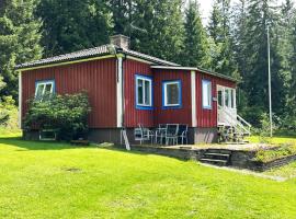 Cozy cottage by Kroppefjall in Hogsater, hotel with parking in Högsäter