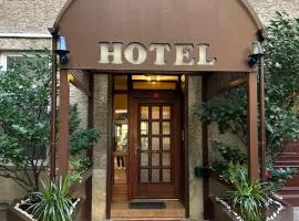 Hotel Adam