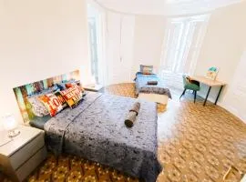 By Plaza Catalunya Rooms