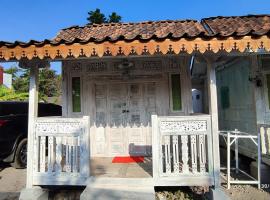 Omah Kayu Palagan, ξενοδοχείο σε Ngaglik