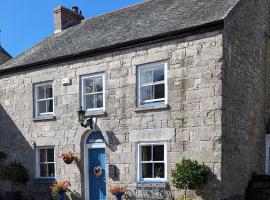 Britannia House Vintage B&B Cornwall, מקום אירוח B&B בהלסטון