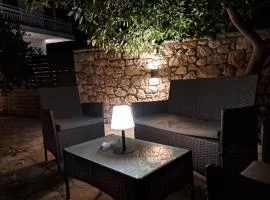 Cottage Leonidas