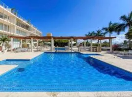 3 BR, Ocean View, Gym/Parking