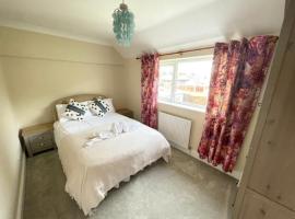 Comfy, cozy house with disabled access, vacation rental in St. Ives