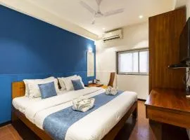 Hotel Q Deck Rooms - Vile Parle Station and Near to Mumbai Airport