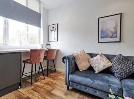 Cosy Coastal Haven 1-Bedroom Apartment in Southend-On-Sea - Southend Stays, hotel in Southend-on-Sea